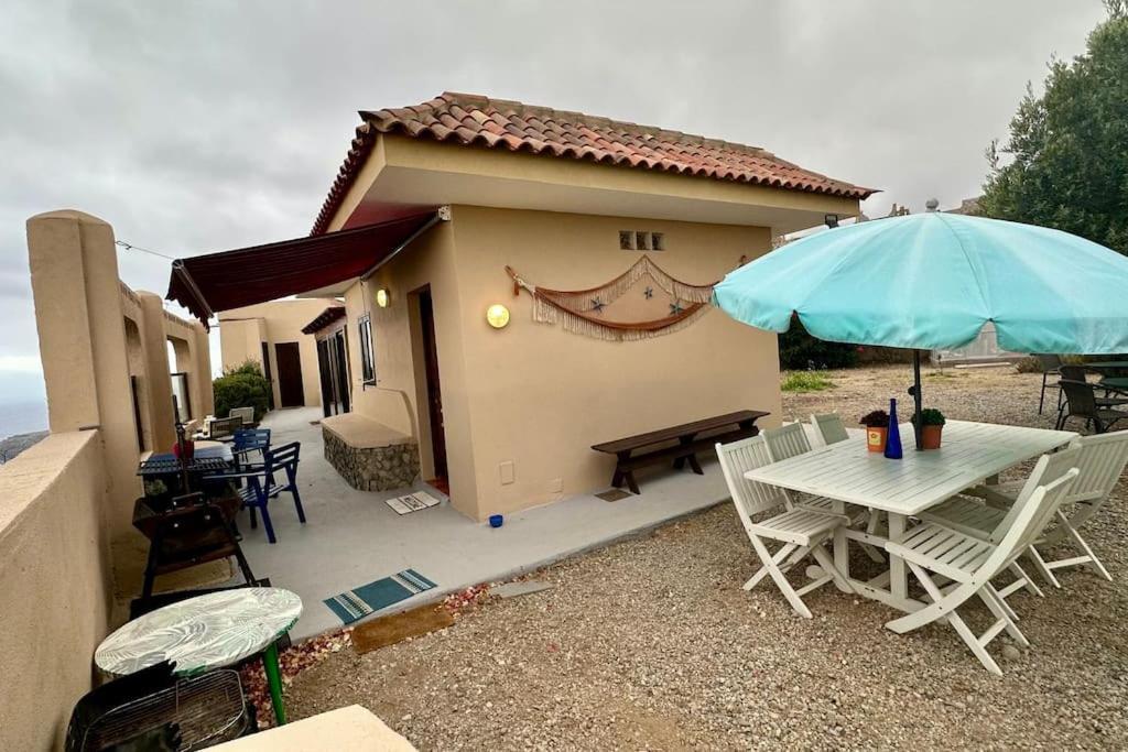 فيلا Peaceful Oasis With Magical Sea Views And A Pool سانتا كروز دي تينيريف المظهر الخارجي الصورة