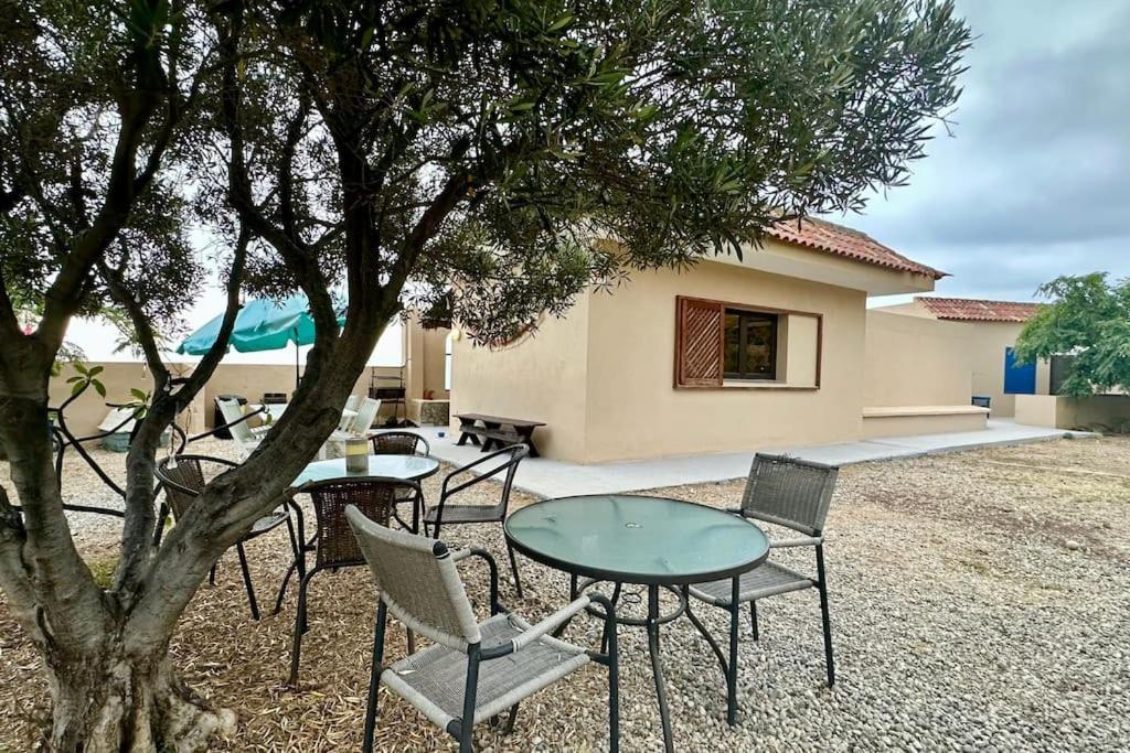 فيلا Peaceful Oasis With Magical Sea Views And A Pool سانتا كروز دي تينيريف المظهر الخارجي الصورة