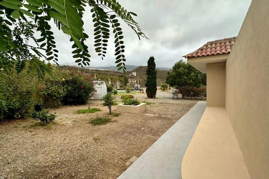 فيلا Peaceful Oasis With Magical Sea Views And A Pool سانتا كروز دي تينيريف المظهر الخارجي الصورة