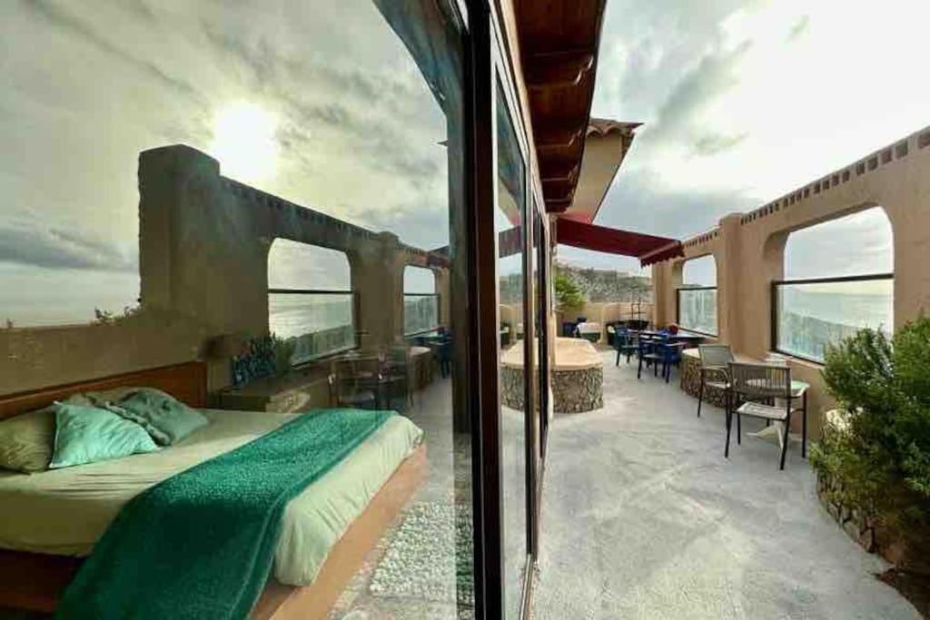 فيلا Peaceful Oasis With Magical Sea Views And A Pool سانتا كروز دي تينيريف المظهر الخارجي الصورة